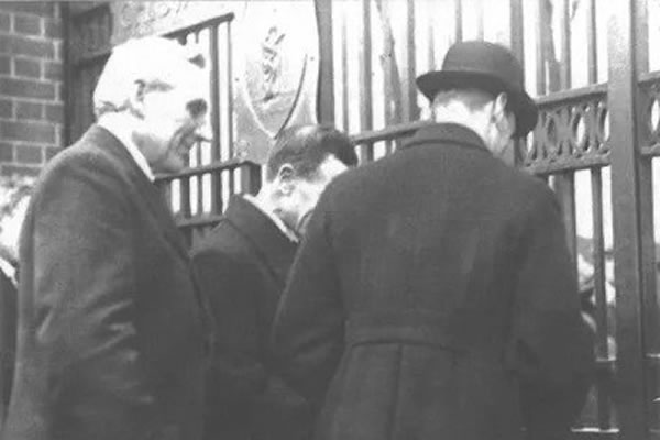 the moment when the Prince opened the gates on Edensor Road to the public for the first time