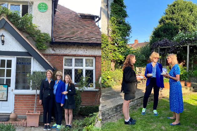 Laura, Stephanie and Claudia, Michael and Claudia’s granddaughter, under the plaque/ Laura and Claudia Flanders with Caroline Williams