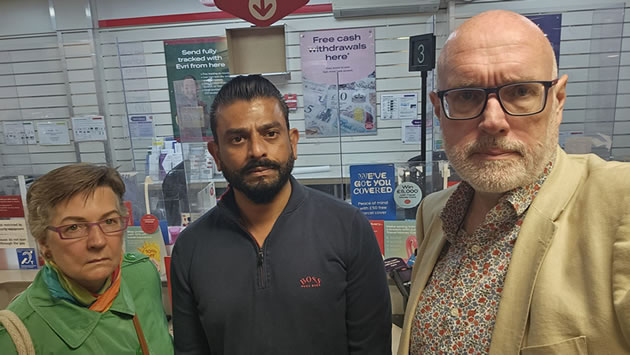 Cllr Joanna Biddolph, Chiswick&rsquo;s postmaster Daxesh Patel, Cllr Peter Thompson