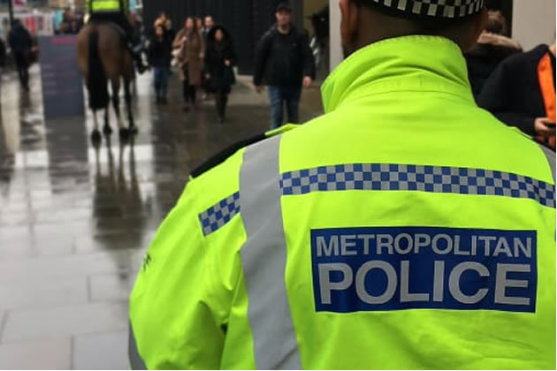 Police closed Putney Bridge during the incident