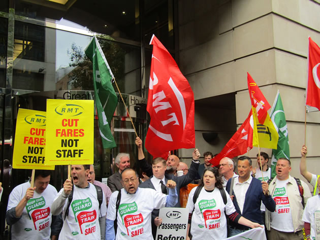 Southern Rail Strike: RMT Offers to Suspend Industrial Action 