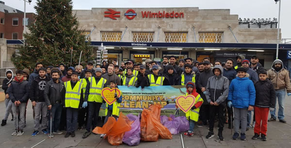 Ahmadiyya Muslim Youth Association tidy Wimbledon town centre