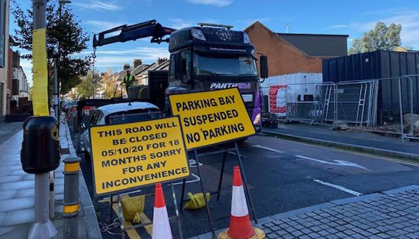 Graham Road street signs