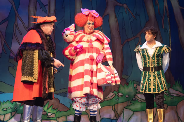 Snow White at New Wimbledon Theatre