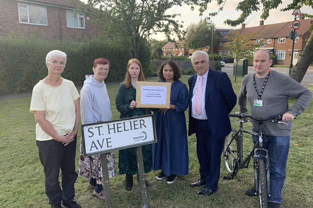 ocal residents joined by local Cllrs Helena Dollimore, Natasha Irons, Stephen Alambritis, Martin Whelton (L-R). Credit: Helena Dollimore