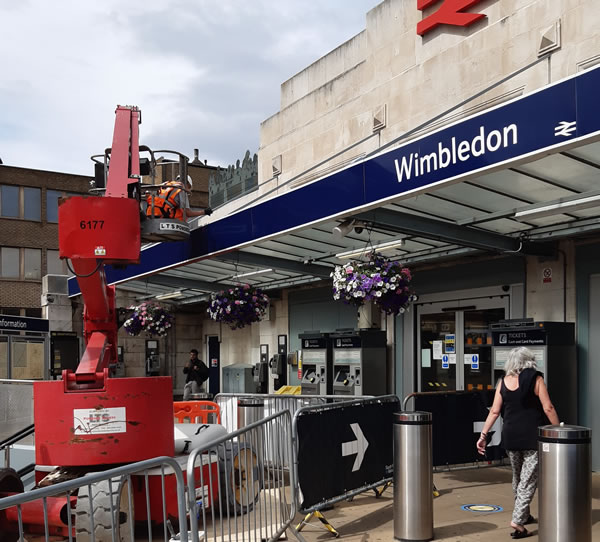 Painting at Wimbledon station